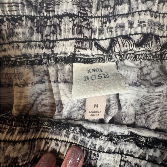 Knox Rose Skirt Women's Size Medium Black White A-Line Handkerchief Hem F176 - Picture 6 of 8